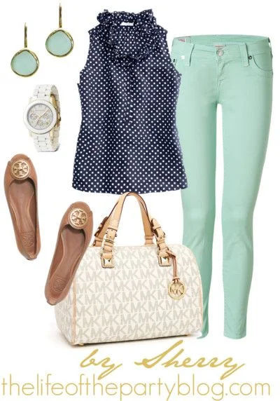light green jeans outfit