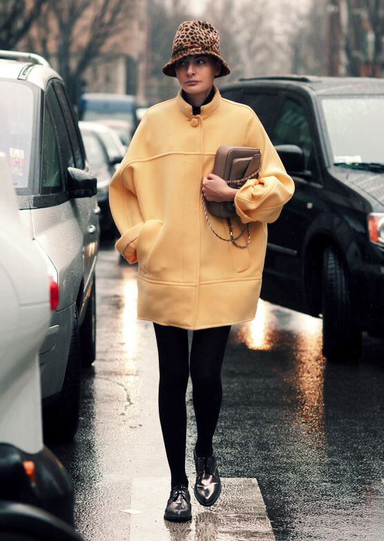 yellow-jacket-coat-leopard-print-bucket-hat-black-leggings-black-shoe-brogues-brown-bag-fall-winter-italy-lunch.jpg
