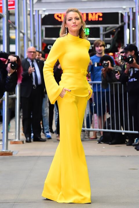 yellow-wideleg-pants-matchset-yellow-top-earrings-belt-blakelively-blonde-fall-winter-dinner.jpg