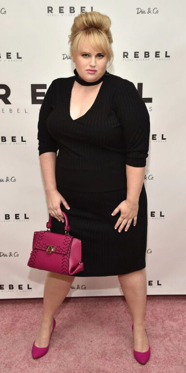 black-dress-lbd-bodycon-pink-bag-pink-shoe-pumps-bun-rebelwilson-blonde-fall-winter-dinner.jpg