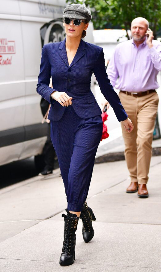 blue-navy-joggers-pants-suit-blue-navy-jacket-blazer-hat-newsboy-sun-black-shoe-booties-blonde-blakelively-fall-winter-lunch.jpg