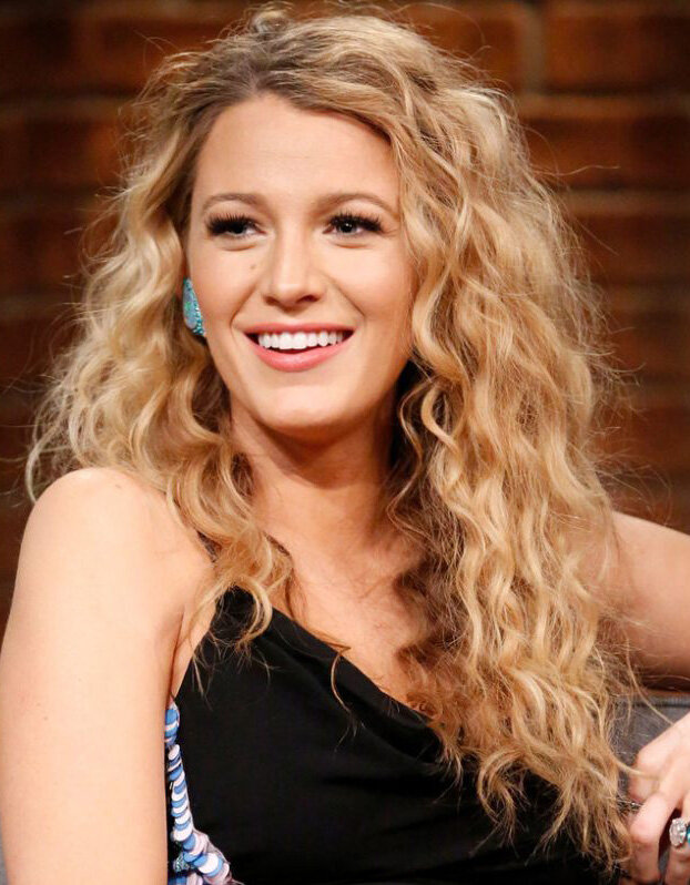 hair-makeup-blakelively-waves-curly.jpg