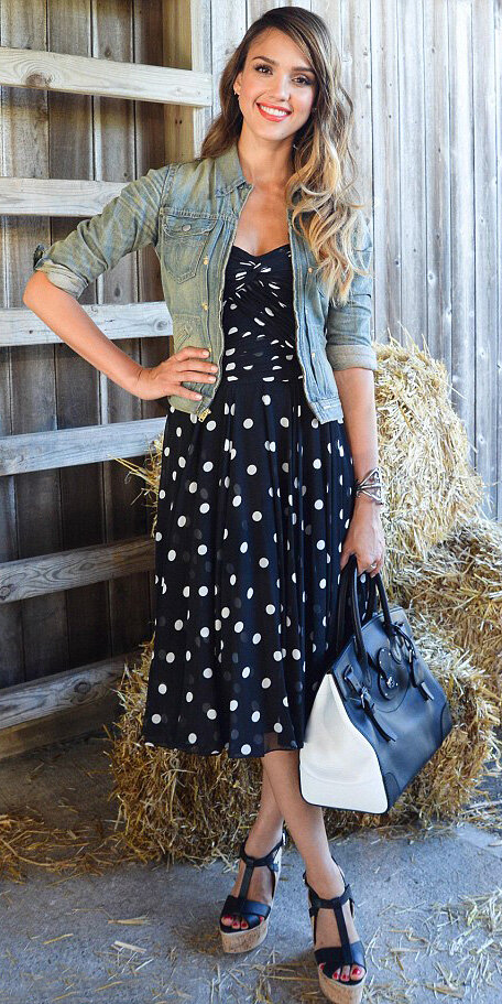 black-dress-print-dot-blue-light-jacket-jean-black-shoe-sandalw-black-bag-midi-aline-spring-wedges-jessicaalba-hairr-lunch.jpg