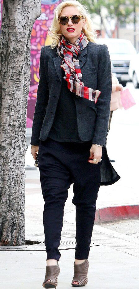 black-joggers-pants-red-scarf-print-grayd-jacket-blazer-sun-brown-shoe-booties-blonde-gwenstefani-fall-winter-work.jpg