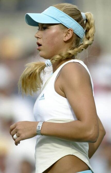 what-to-wear-for-tennis-outfits-ideas-play-visor-braid.jpg