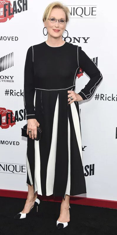 merylstreep-fall-winter-greyhair-black-dress-midi-stripe-hoops-white-shoe-pumps-dinner.jpg