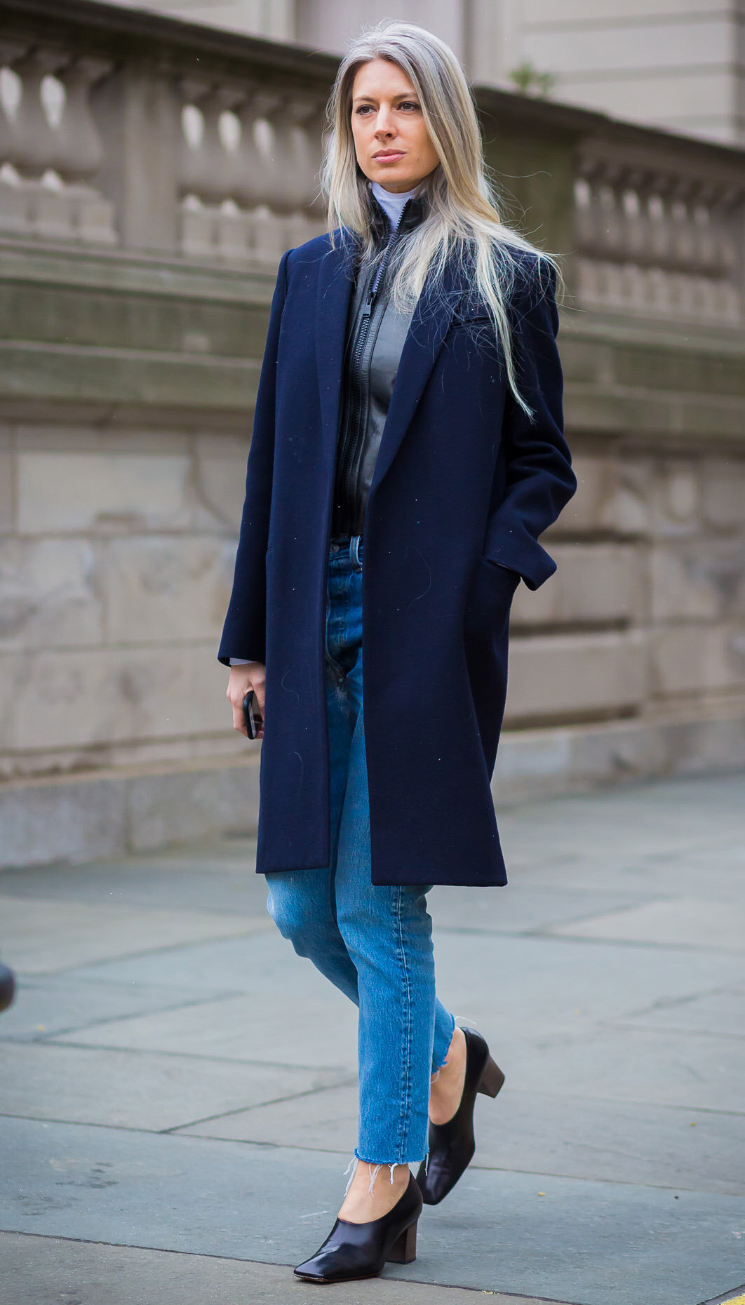 fall-winter-grayhair-sarahharris-blue-navy-jacket-coat-blue-med-skinny-jeans-black-shoe-pumps-layer-lunch.jpg