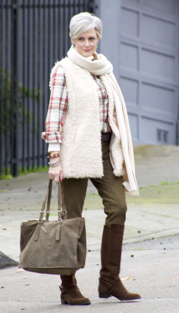 fall-winter-grayhair-white-vest-white-plaid-shirt-scarf-layer-brown-skinny-jeans-brown-shoe-boots-weekend.jpeg