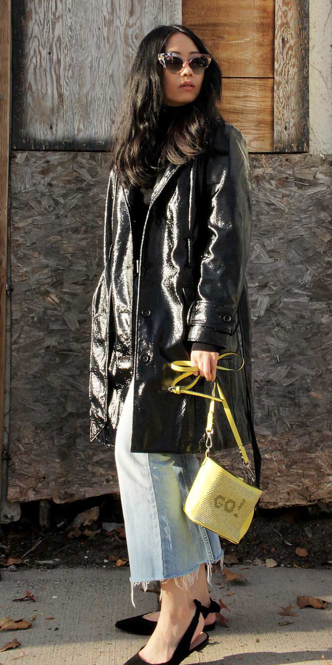 blue-light-crop-jeans-yellow-bag-patent-leather-black-shoe-flats-brun-sun-black-jacket-coat-trench-fall-winter-lunch.jpg