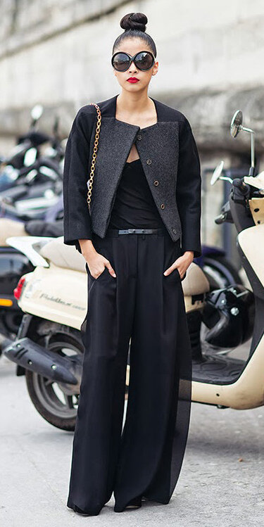 black-wideleg-pants-black-tee-black-jacket-bun-sun-mono-fall-winter-brun-lunch.jpg