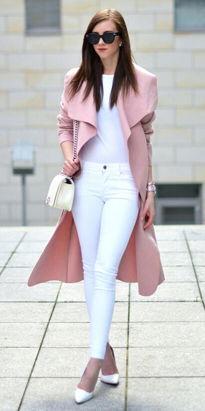 white-skinny-jeans-white-tee-white-bag-white-shoe-pumps-sun-pink-light-jacket-coat-spring-summer-hairr-lunch.jpg