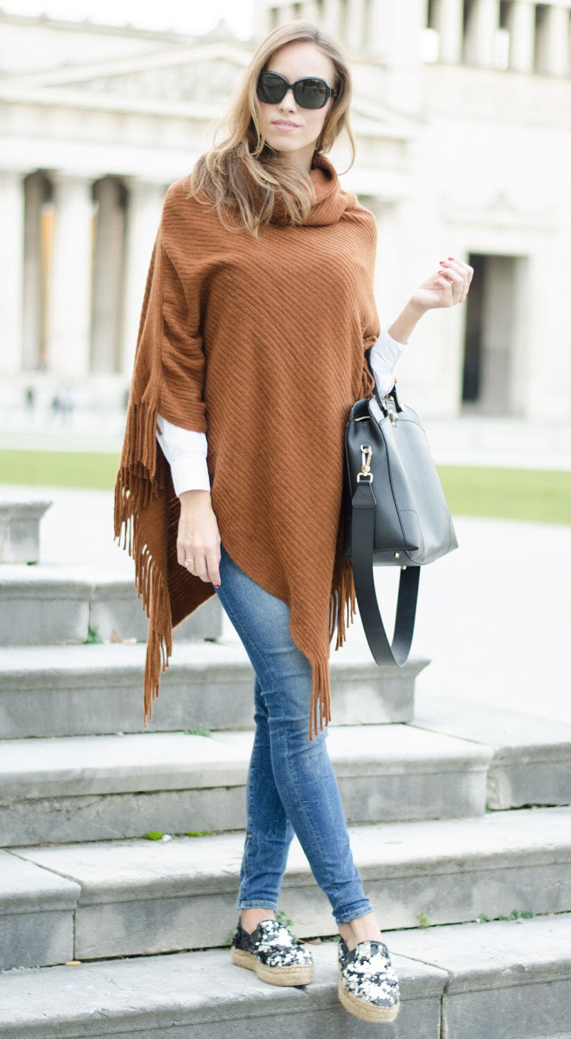 blue-med-skinny-jeans-white-collared-shirt-camel-sweater-poncho-hairr-sun-black-bag-fall-winter-weekend.jpg