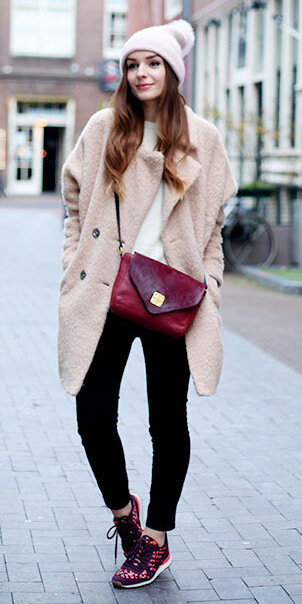 black-skinny-jeans-white-sweater-pink-light-jacket-coat-red-bag-howtowear-fashion-style-outfit-fall-winter-fuzz-burgundy-shoe-sneakers-beanie-hairr-weekend.jpg