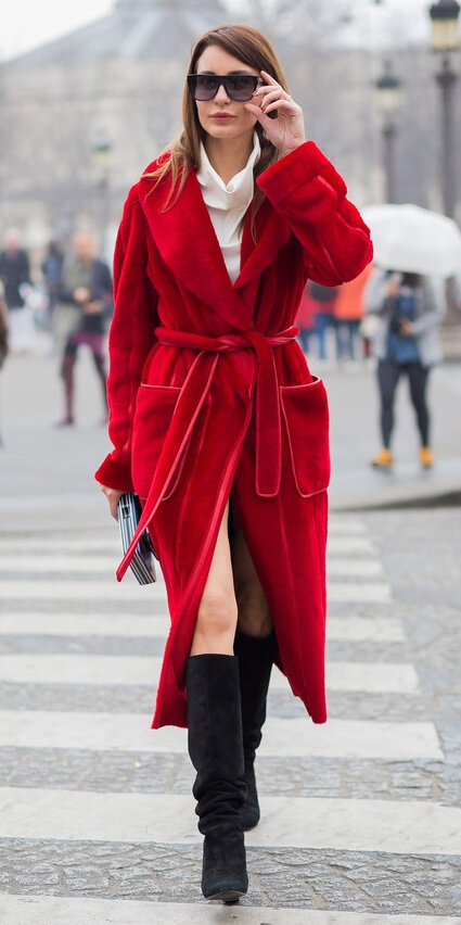 red-jacket-coat-robe-hairr-sun-black-shoe-boots-fall-winter-lunch.jpg