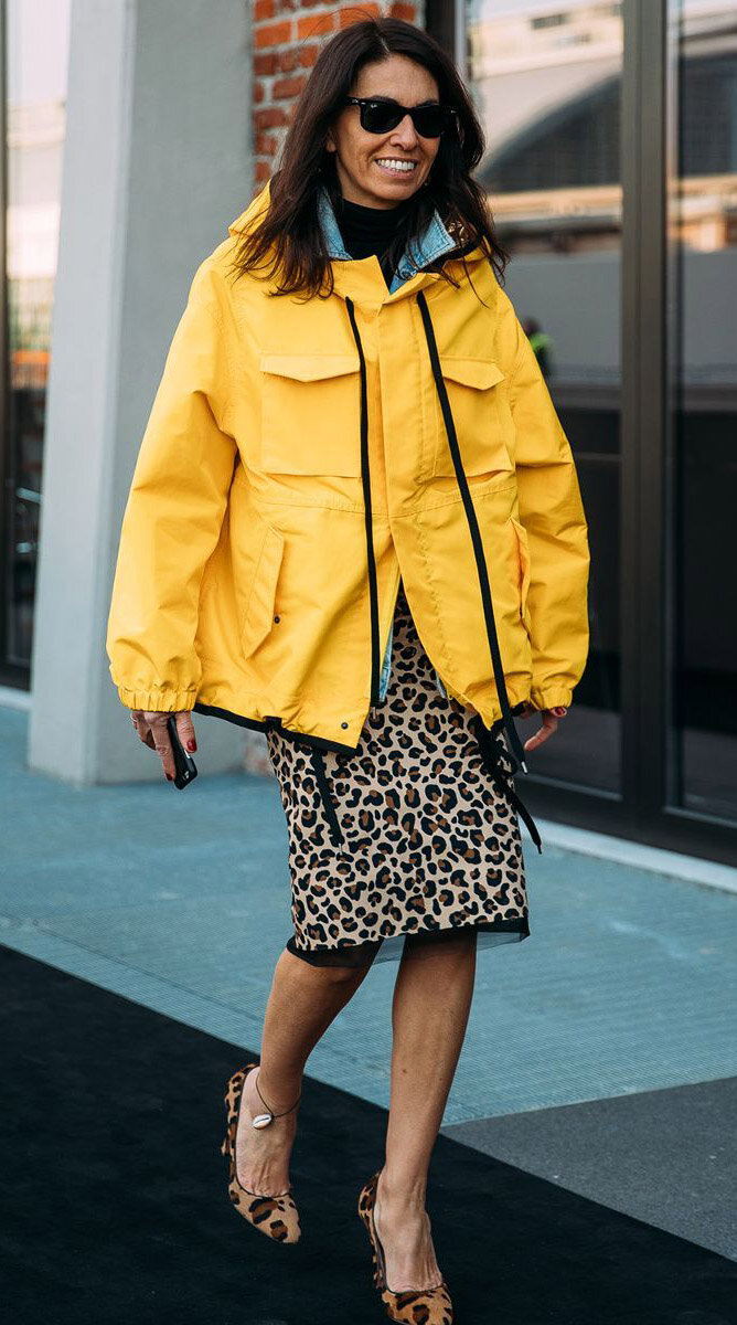 tan-pencil-skirt-leopard-print-tan-shoe-pumps-hairr-sun-black-bag-layer-yellow-jacket-coat-parka-fall-winter-outfit-lunch.jpg