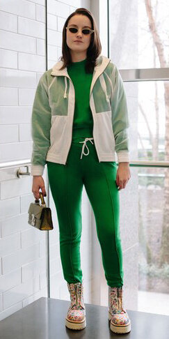 green-emerald-joggers-pants-white-jacket-bomber-green-emerald-sweater-sweatshirt-hairr-sun-brown-bag-tan-shoe-booties-combat-athleisure-fall-winter-lunch.jpg