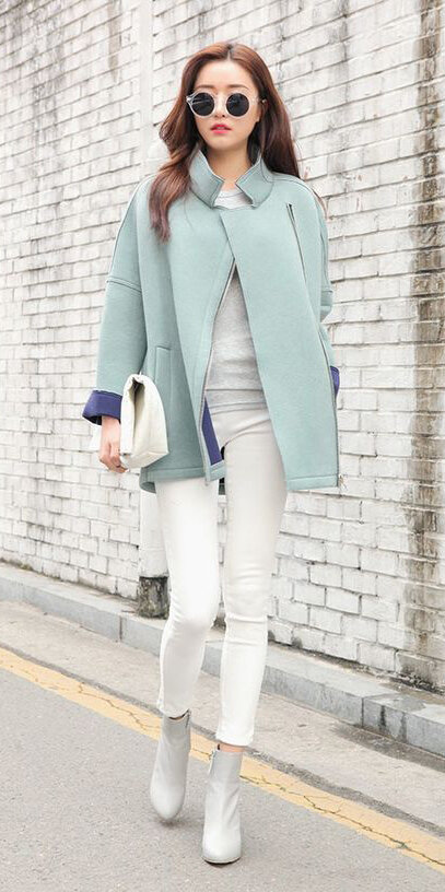 white-skinny-jeans-white-shoe-booties-sun-pastel-blue-light-jacket-coat-spring-summer-hairr-lunch.jpg