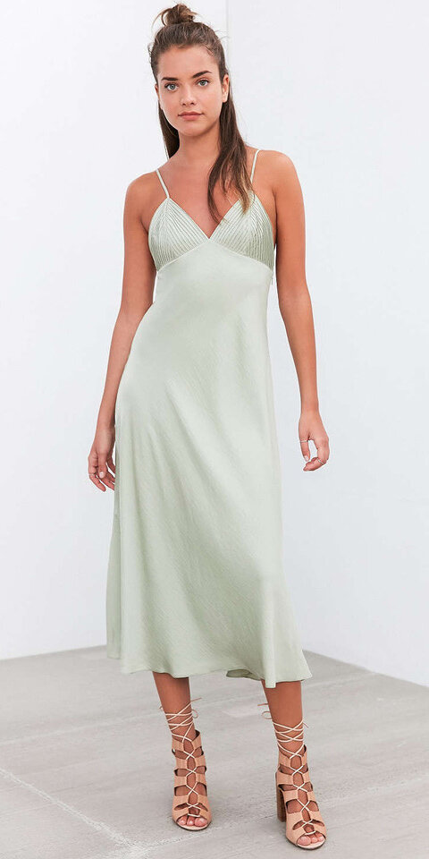 green-light-dress-slip-tan-shoe-sandalh-howtowear-spring-summer-hairr-dinner.jpg