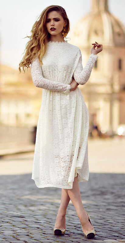 white-dress-aline-lace-tan-shoe-pumps-earrings-blonde-italy-rome-midi-fashion-style-outfit-fall-winter-wedding-dinner.jpg