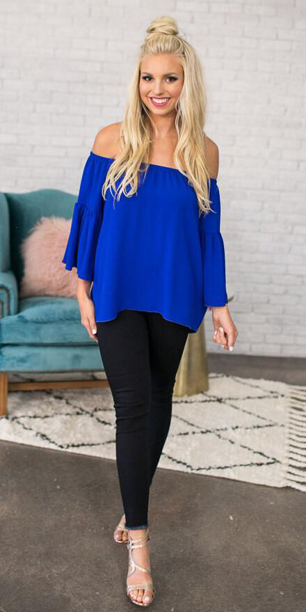 black-skinny-jeans-blue-navy-top-offshoulder-cobalt-blonde-tan-shoe-sandalh-spring-summer-dinner.jpg