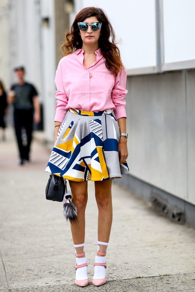 how-to-style-grayl-mini-skirt-print-pink-light-collared-shirt-hairr-sun-pink-shoe-pumps-socks-spring-summer-fashion-lunch.jpg