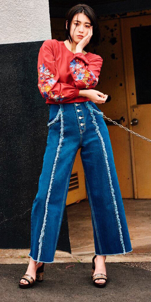 blue-med-flare-jeans-red-top-blouse-peasant-brun-spring-summer-lunch.jpg