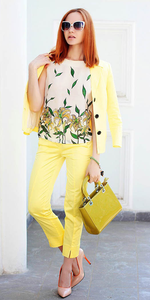 yellow-slim-pants-green-emerald-top-print-yellow-bag-sun-tan-shoe-pumps-yellow-jacket-blazer-howtowear-fashion-style-outfit-spring-summer-hairr-lunch.jpg