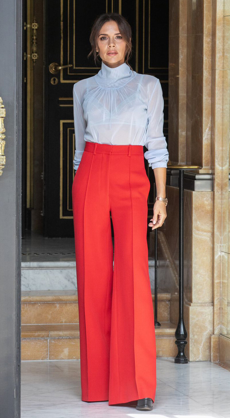 red-wideleg-pants-blue-light-top-blouse-hairr-fall-winter-victoriabeckham-work.jpg