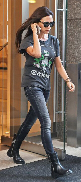 blue-navy-skinny-jeans-black-graphic-tee-sun-black-shoe-booties-victoriabeckham-brun-fall-winter-weekend.jpg