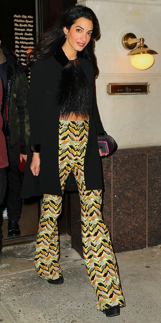 yellow-wideleg-pants-print-black-top-crop-black-jacket-coat-brun-amalclooney-fall-winter-dinner.jpg