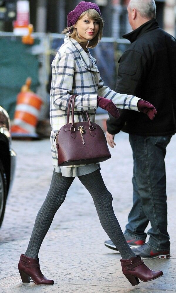 grayl-mini-skirt-white-jacket-coat-burgundy-bag-hand-gloves-gray-tights-howtowear-fashion-style-outfit-fall-winter-taylorswift-newyork-beanie-blonde-lunch.jpg