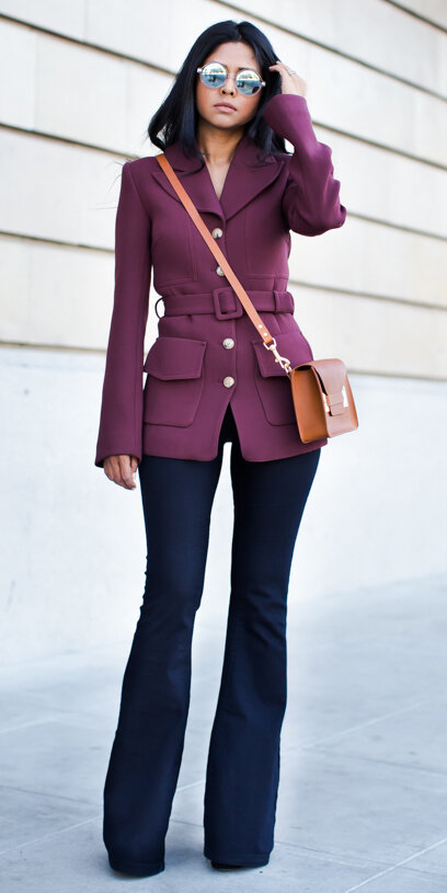 blue-navy-flare-jeans-purple-royal-jacket-cognac-bag-crossbody-belt-wear-fashion-style-fall-winter-brun-work.jpg