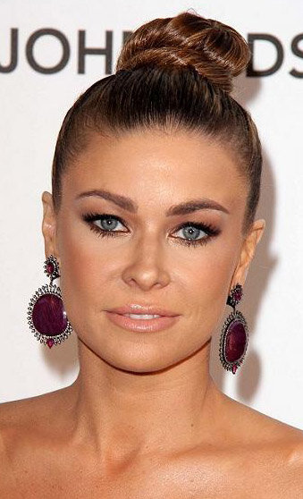 hair-makeup-jewelry-carmenelectra-bun-earrings.jpg