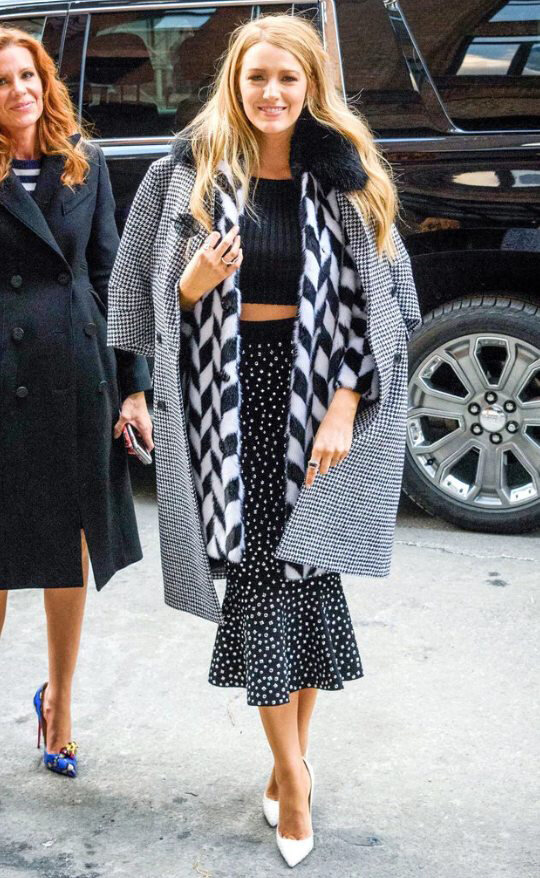 black-midi-skirt-dot-print-mix-white-cardiganl-black-crop-top-white-shoe-pumps-blonde-blakelively-fall-winter-lunch.jpg