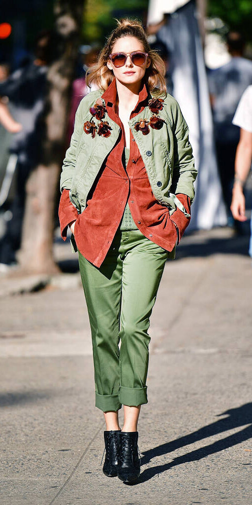 green-olive-chino-pants-orange-jacket-green-olive-jacket-layer-sun-black-shoe-booties-fall-winter-hairr-oliviapalermo-lunch.jpg