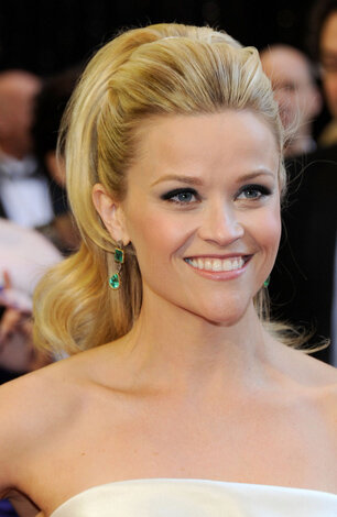 hair-makeup-reesewitherspoon-blonde-ponytail-oscars.jpg