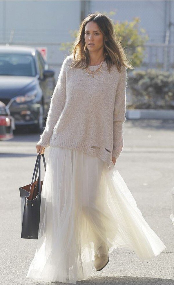 white-sweater-necklace-hairr-jessicaalba-black-bag-tote-white-shoe-booties-mono-white-maxi-skirt-fall-winter-lunch.jpg