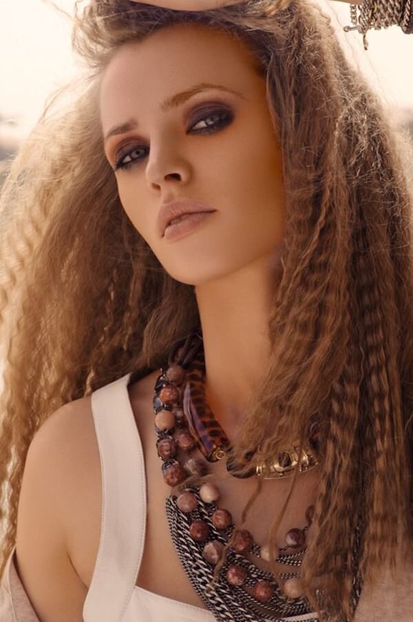 The Ultimate Guide to Crimped Hair | HOWTOWEAR Fashion