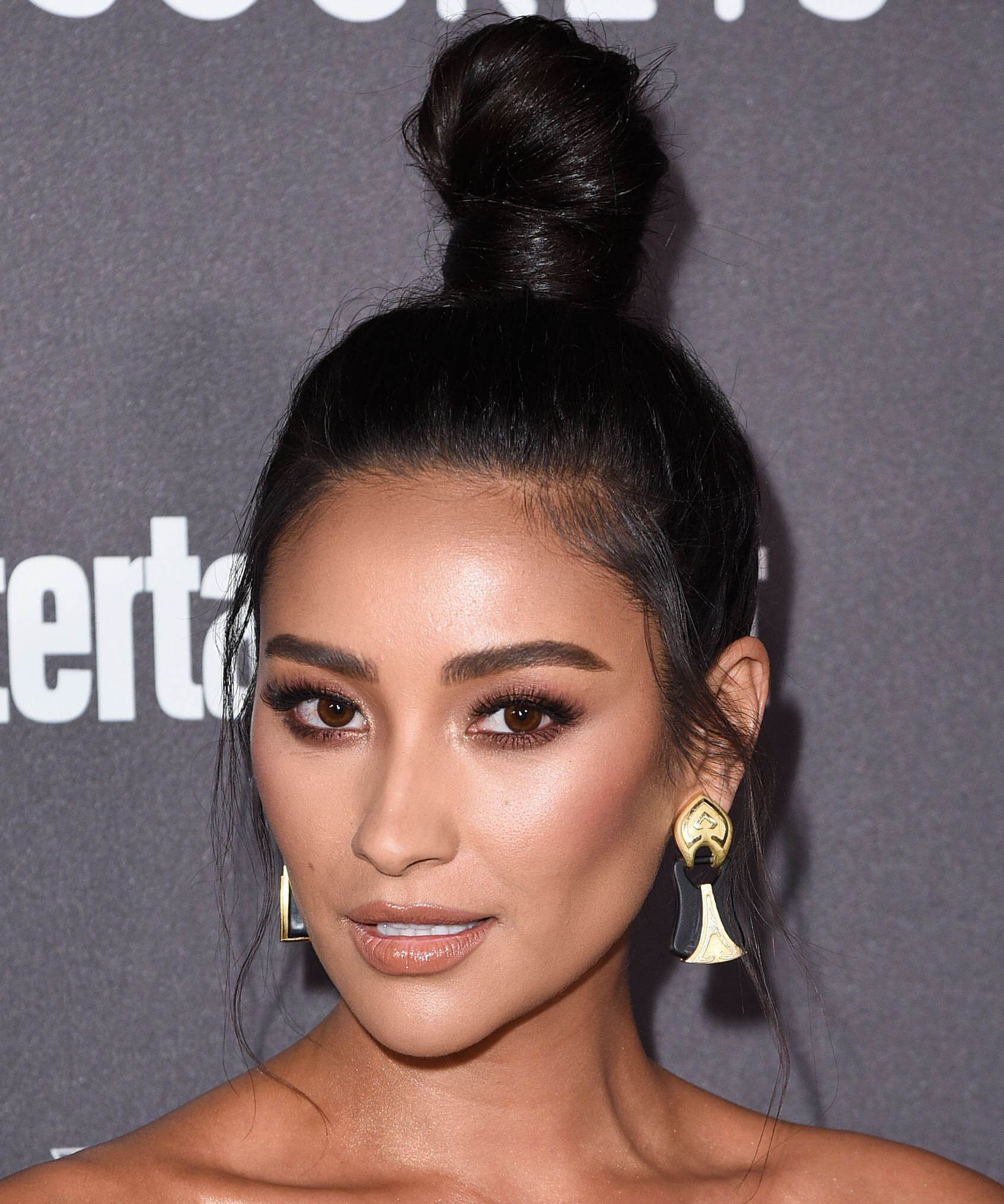 IG Natural Hairstyles 21 High Bun  Top Knot Styles to Rock on Any Occasion