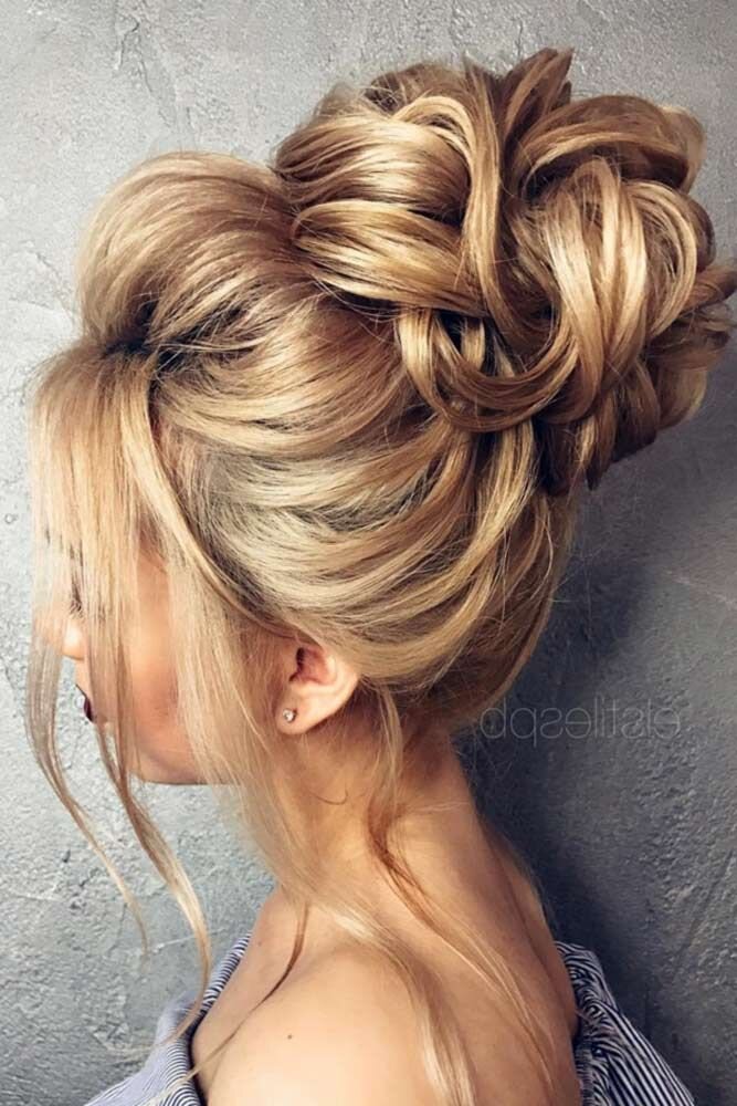 Admire beautiful double rope bun hair favored by Hollywood stars