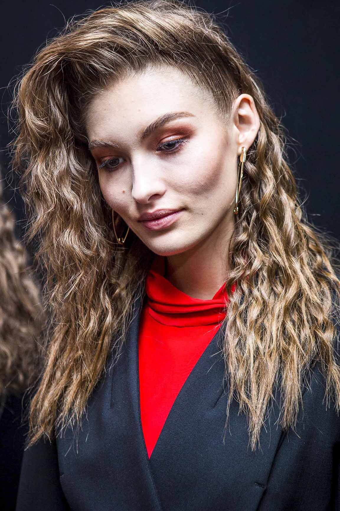 2008 brunette crimped hairstyle