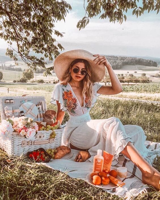 What to wear to a picnic date