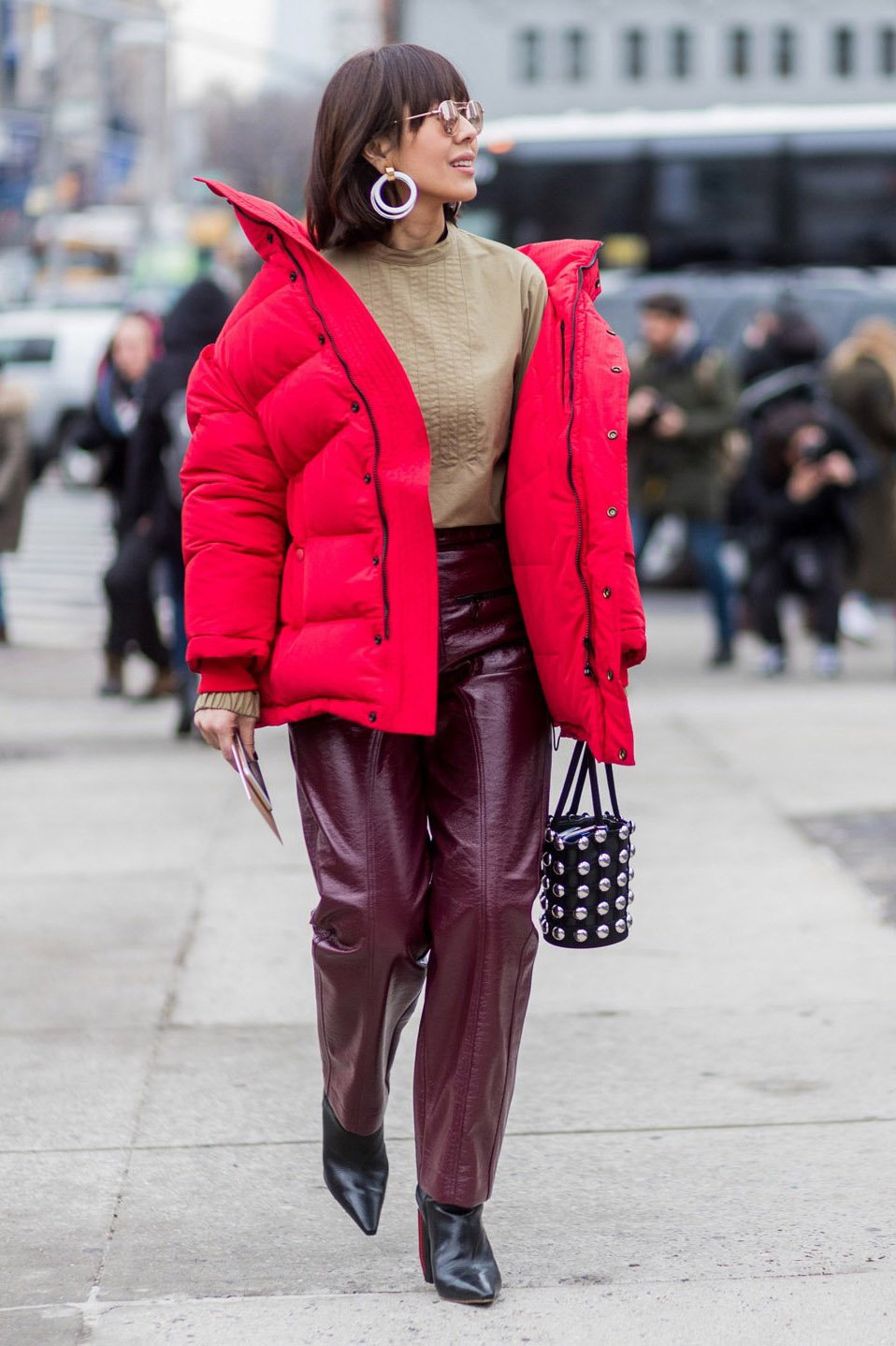 Cherry red puffer jackets | HOWTOWEAR Fashion