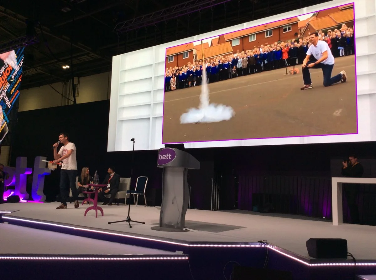 TMBETT17 nick rocket sunderrland.jpg