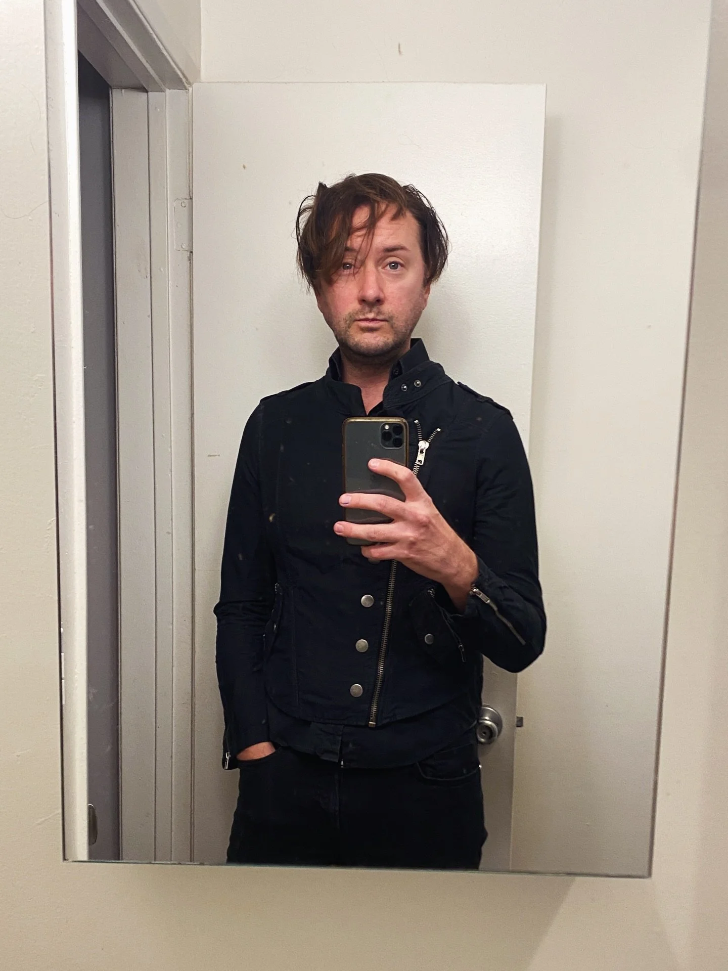 From rags to&hellip;eeeehhh rags? Tonight in Echo Park! @punkrockandpaintbrushes Holiday show. 6-10pm! 2234 W Temple 

Swipe to see what I looked like painting the new work in this show. 🧔