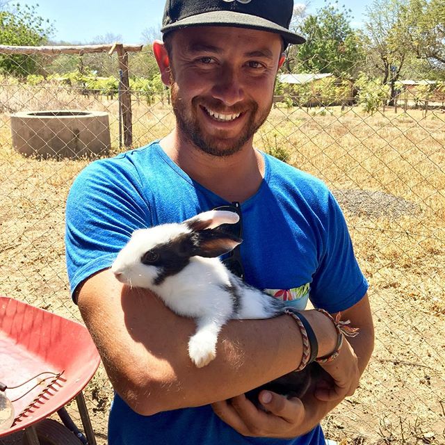 Look, Marc caught the Easter Bunny!
#easter #easterbunny #mesasostenible #bunny #nicaragua @cafeconlechenica