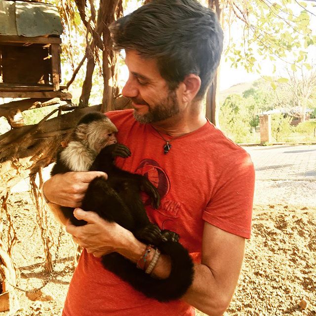 Finally got to hold a monkey and he stole my sunglasses! LOL
#mesasostenible #monkey #nicaragua