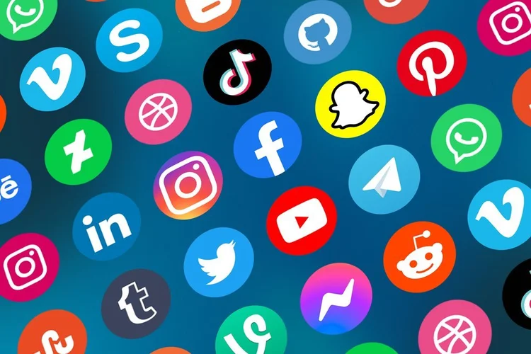 SOCIAL MEDIA