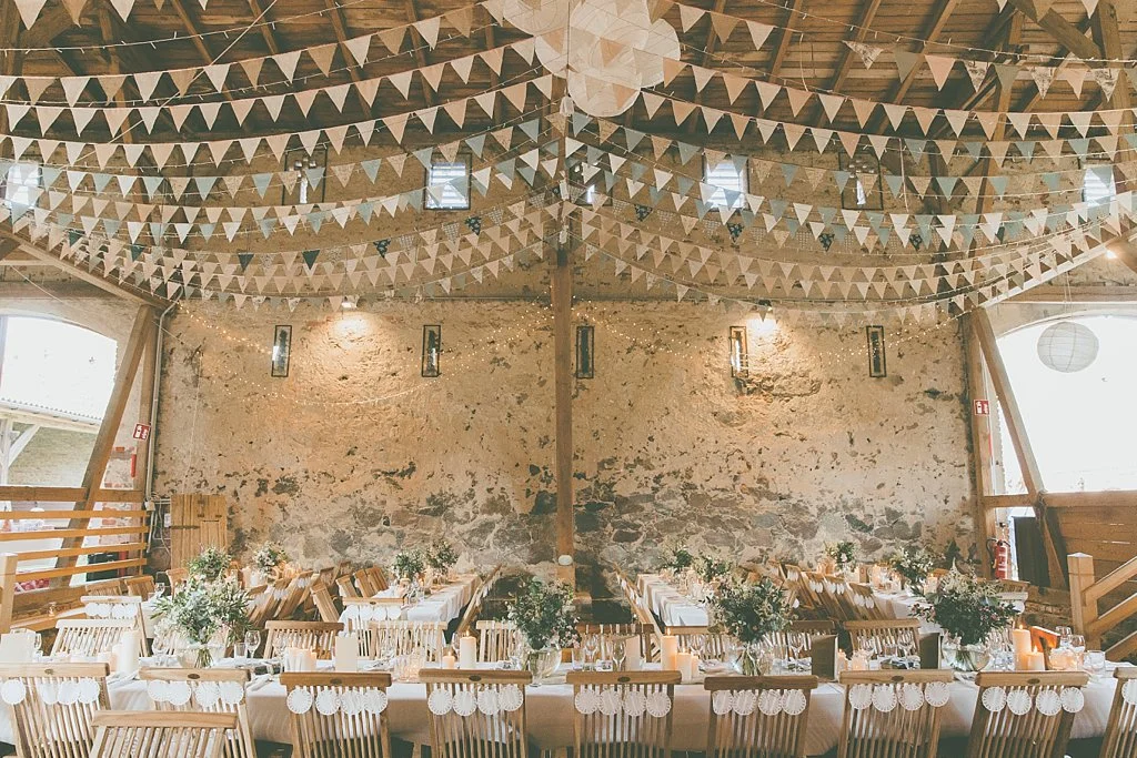 Traumhafte Bohemian Scheunen-Hochzeit in Berlin