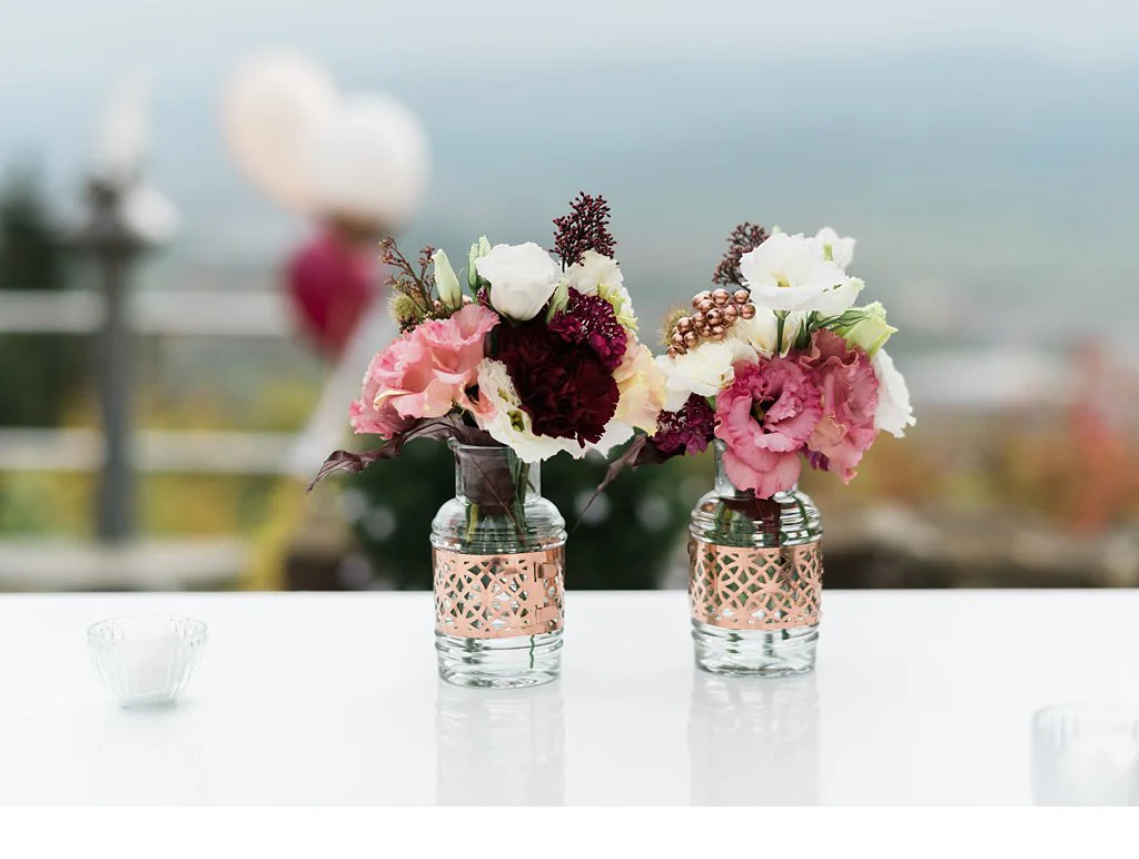 Dekoration in Kupfer-Bordeaux, Burg Staufeneck